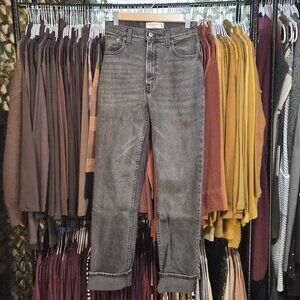 NWOT Abercrombie & Fitch The 90s Straight Ultra High Rise Jean